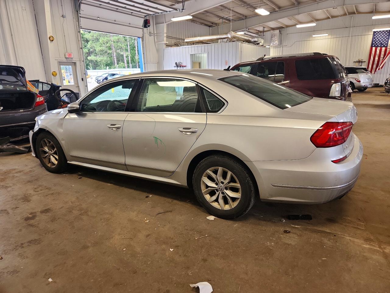 2016 VOLKSWAGEN PASSAT S — снимка 2