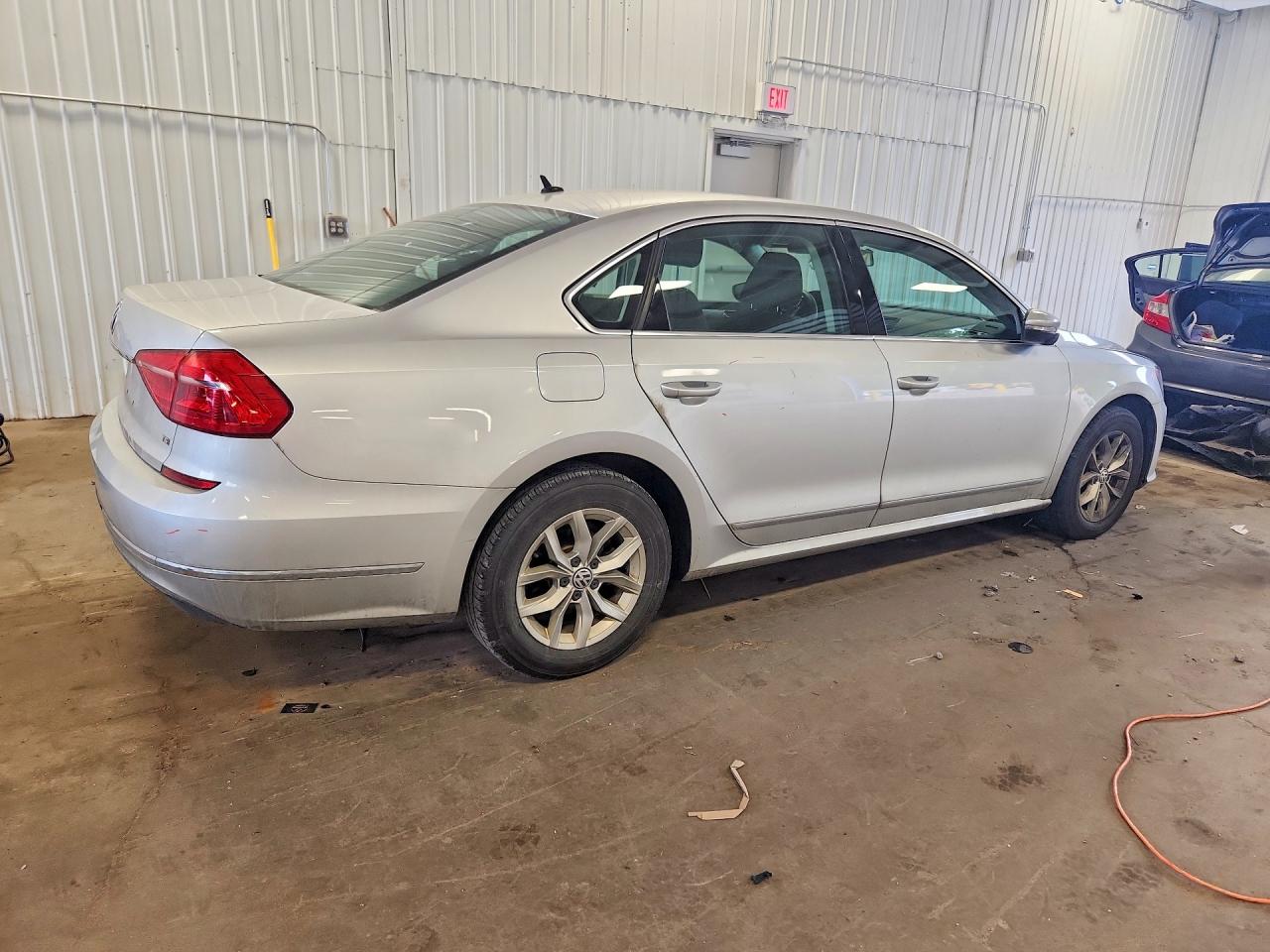 2016 VOLKSWAGEN PASSAT S — снимка 3