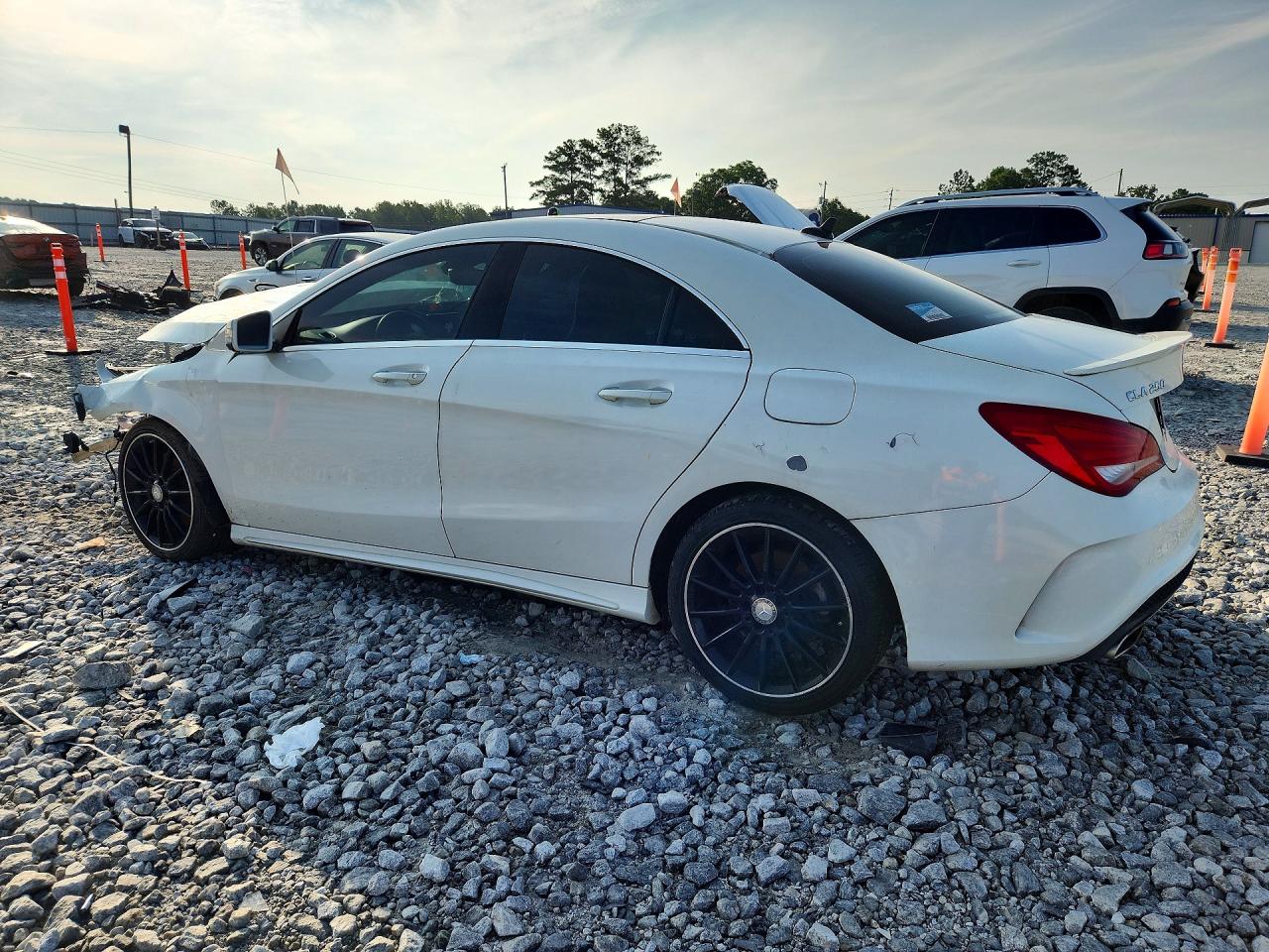 2015 MERCEDES-BENZ CLA 250 — снимка 2