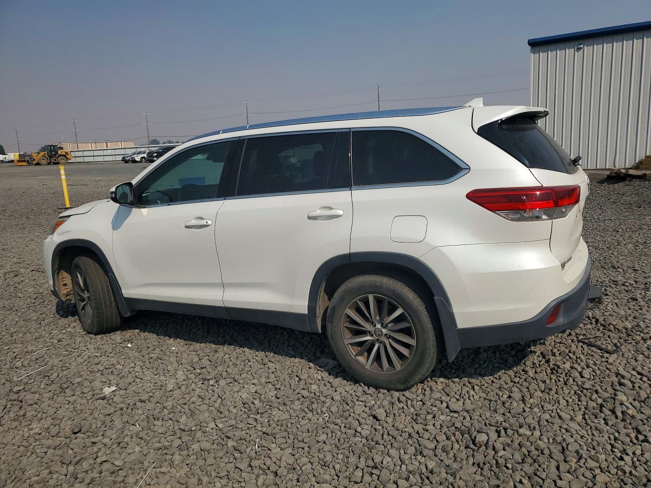 2019 TOYOTA HIGHLANDER XLE — снимка 2