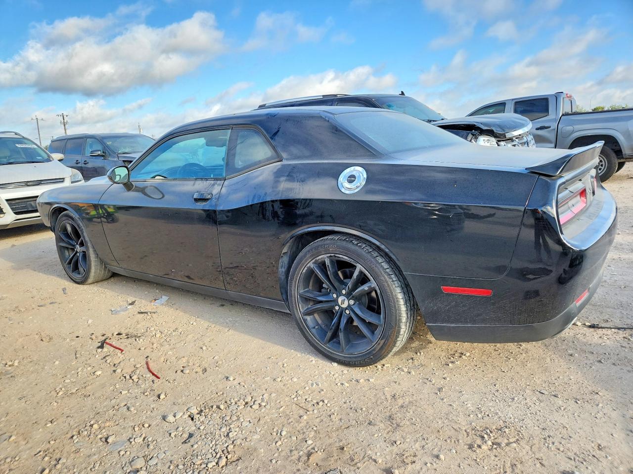 2017 DODGE CHALLENGER SXT — снимка 2