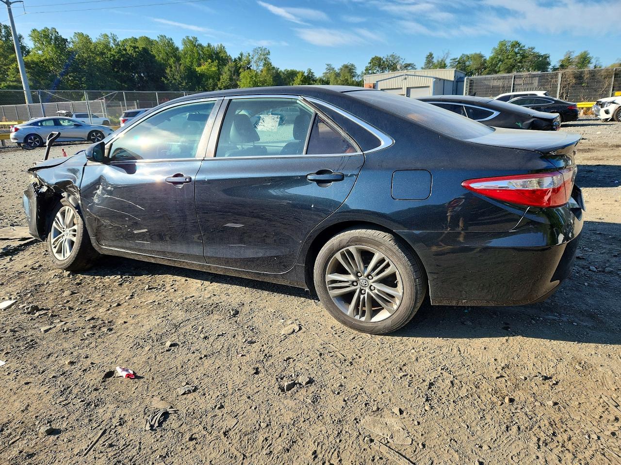 2015 TOYOTA CAMRY SE — снимка 2
