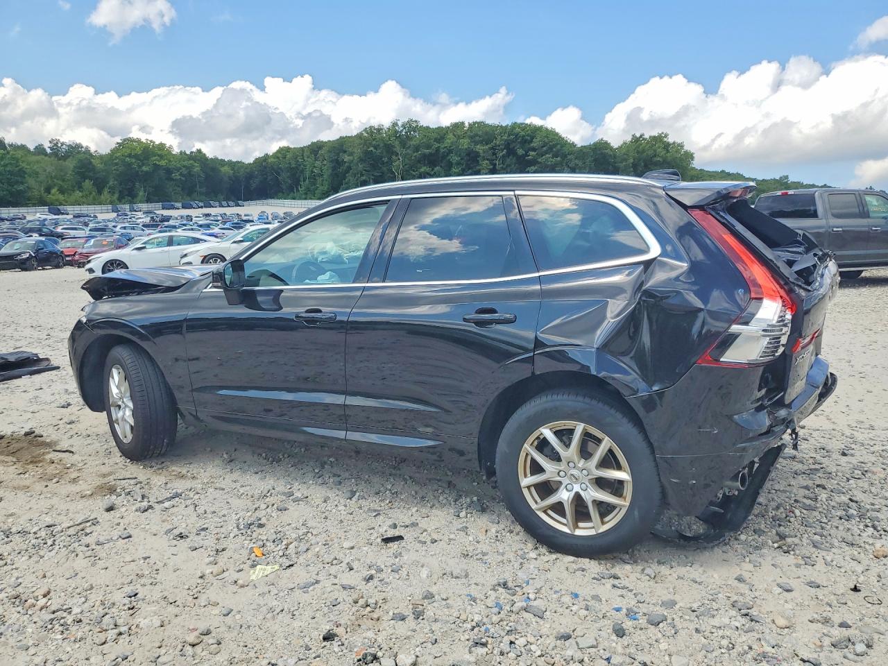 2021 VOLVO XC60 T5 MOMENTUM — снимка 2