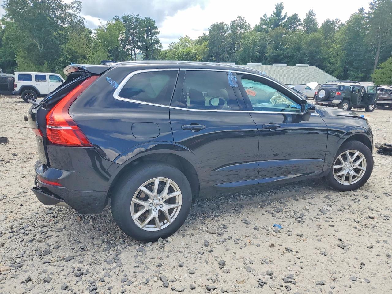2021 VOLVO XC60 T5 MOMENTUM — снимка 3