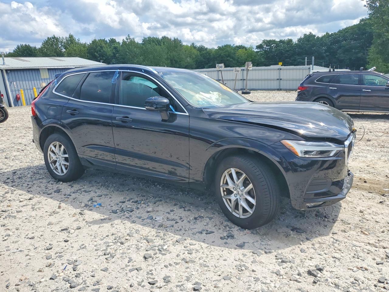 2021 VOLVO XC60 T5 MOMENTUM — снимка 4