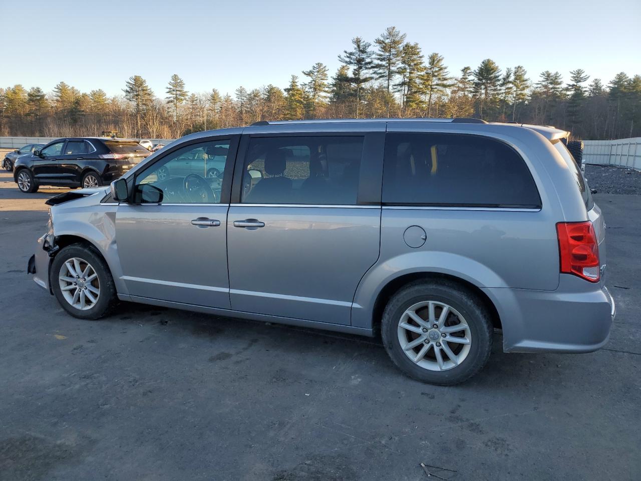2019 DODGE GRAND CARAVAN SXT — снимка 2