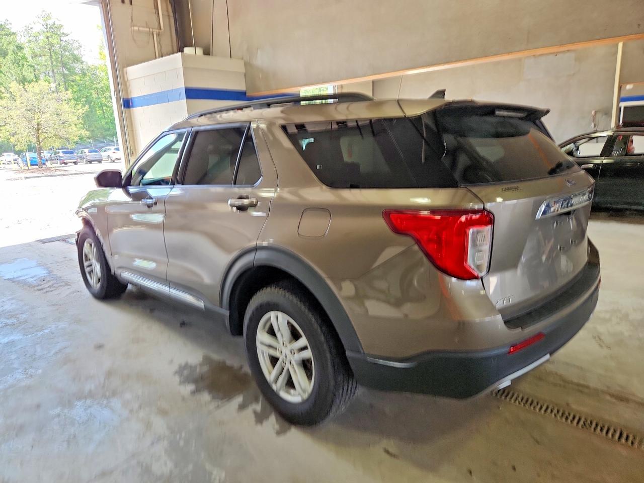 2021 FORD EXPLORER XLT — снимка 2