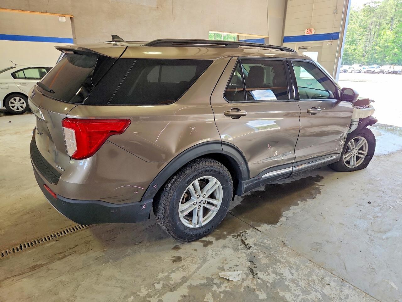 2021 FORD EXPLORER XLT — снимка 3