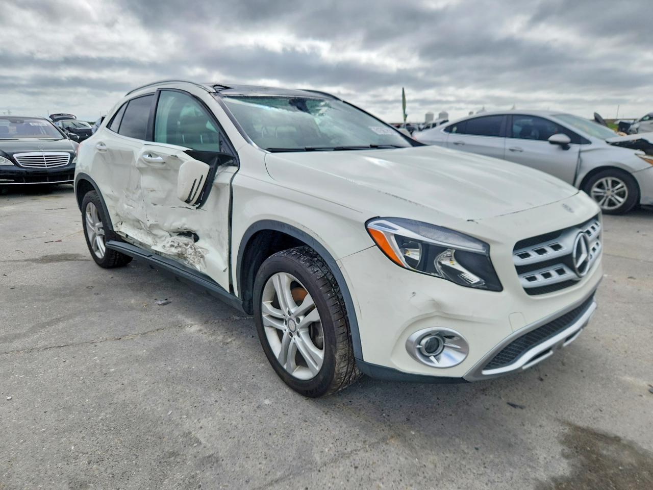 2018 MERCEDES-BENZ GLA 250 4MATIC — снимка 4