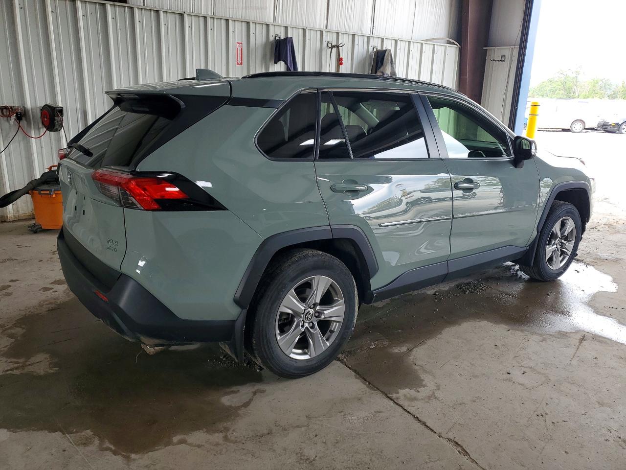 2023 TOYOTA RAV4 XLE — снимка 3