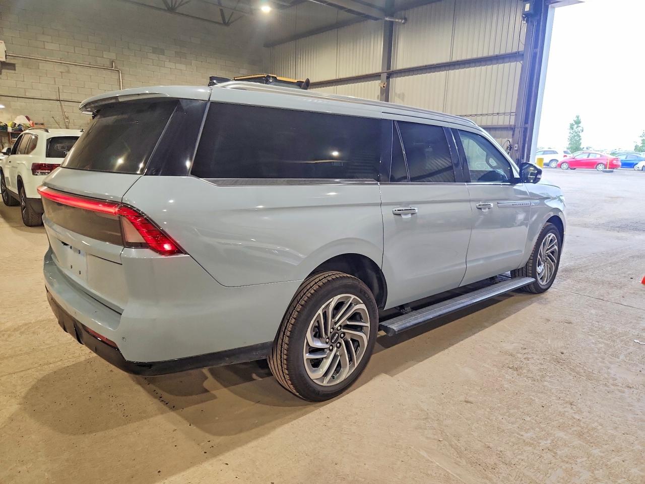 2026 LINCOLN NAVIGATOR L RESERVE — снимка 3