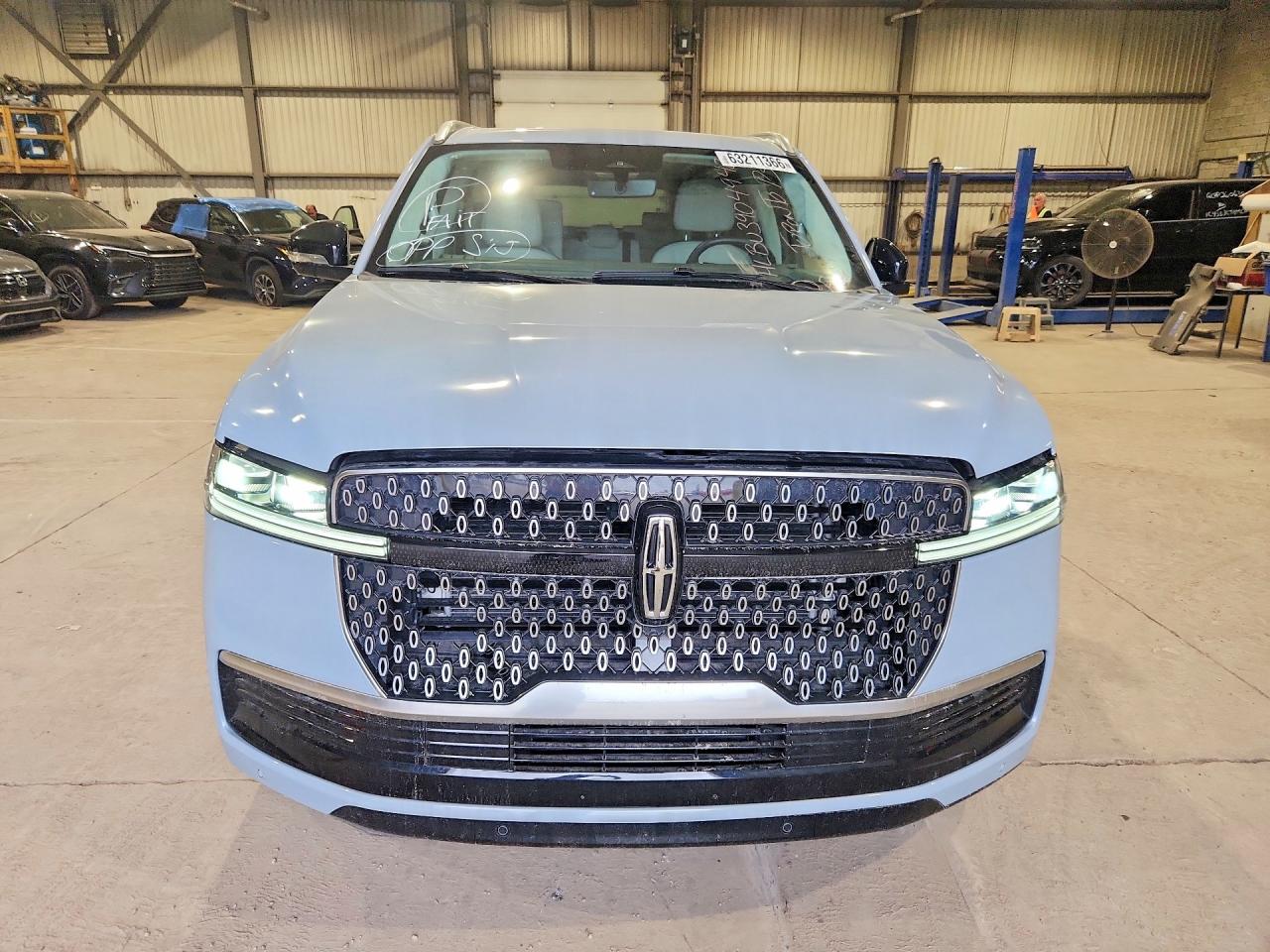 2026 LINCOLN NAVIGATOR L RESERVE — снимка 5