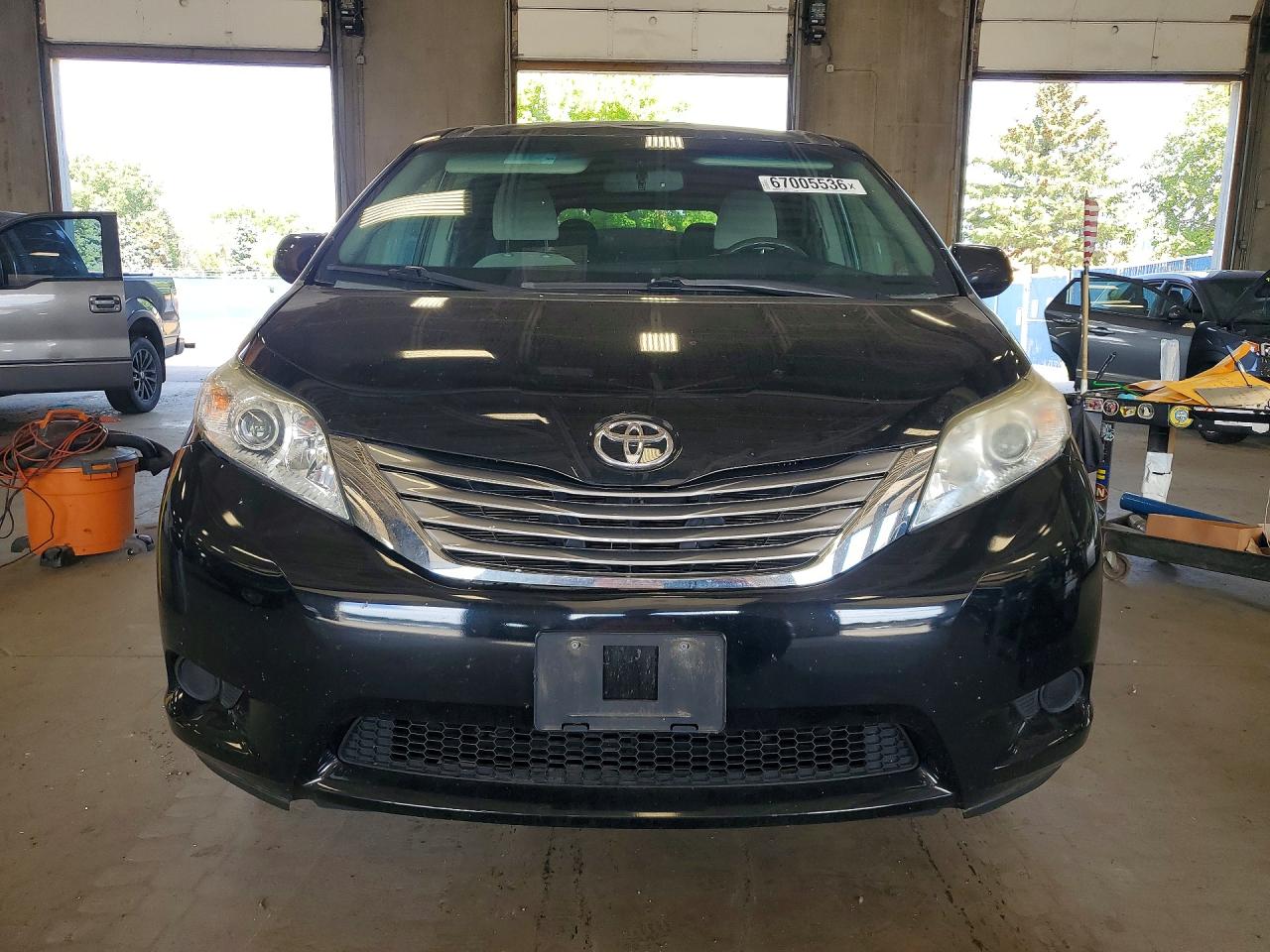 2015 TOYOTA SIENNA LE — снимка 5
