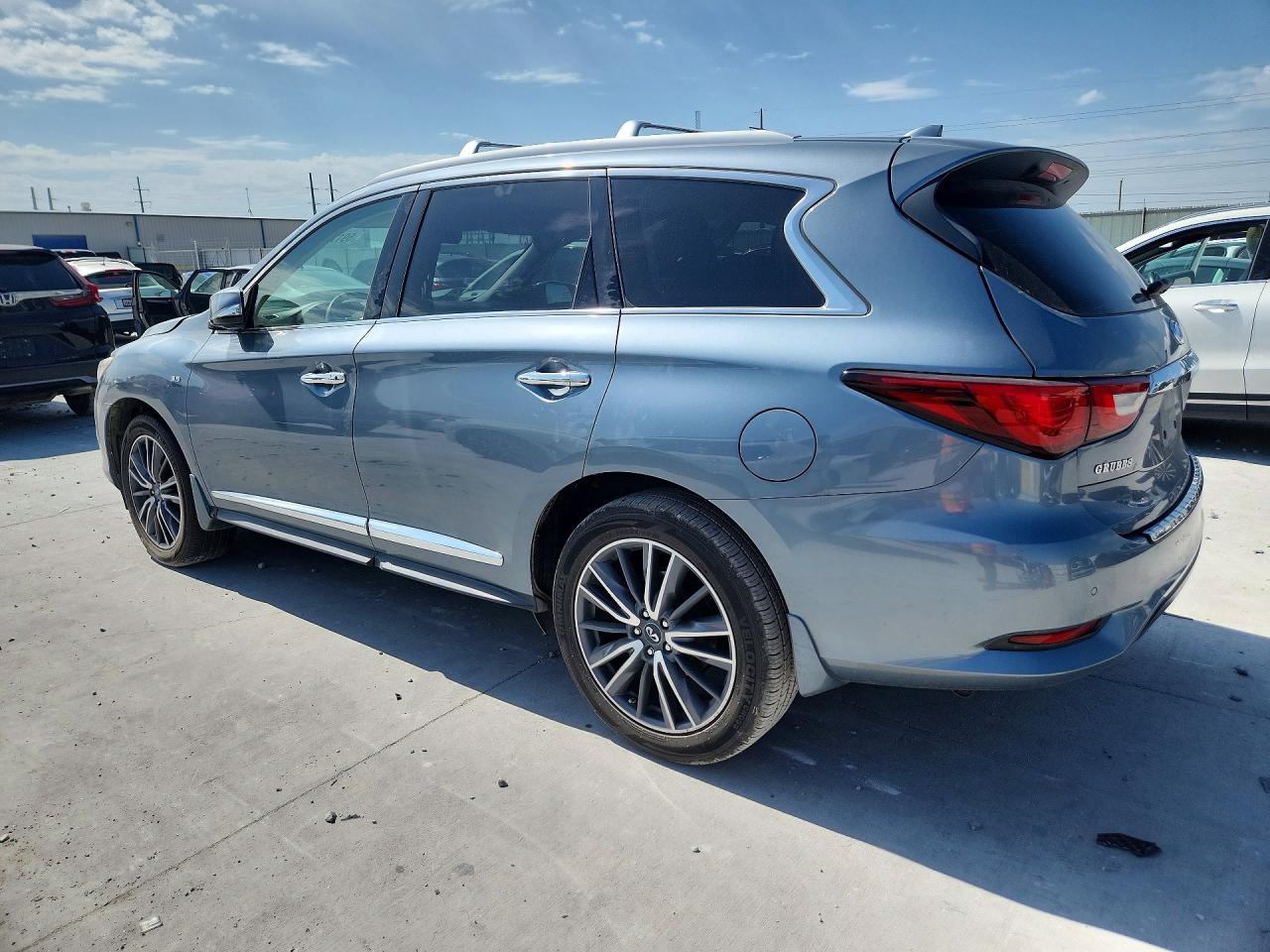 2017 INFINITI QX60 BASE — снимка 2