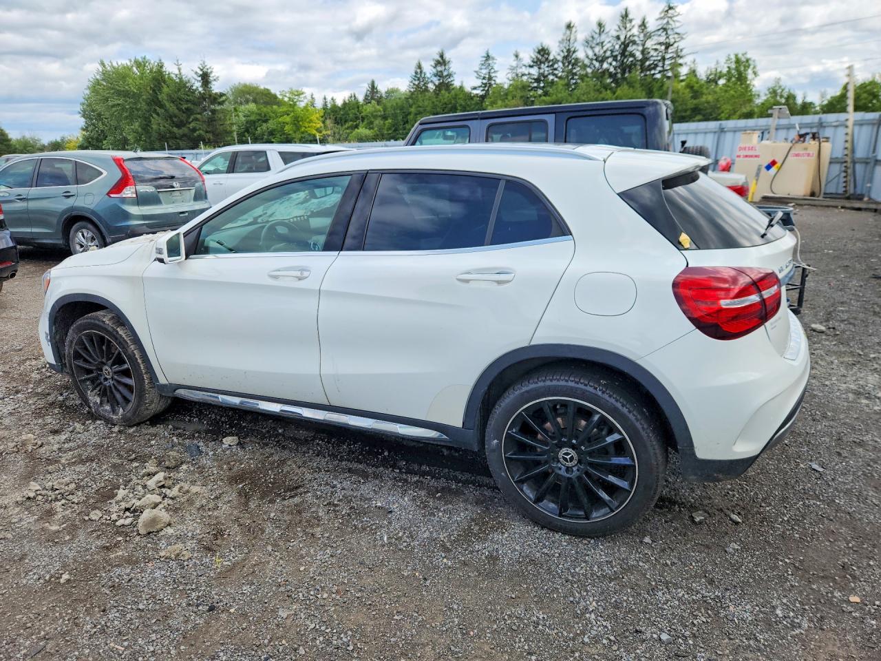 2018 MERCEDES-BENZ GLA 250 4MATIC — снимка 2