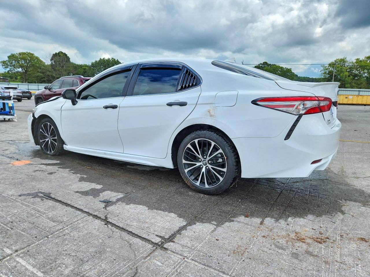 2019 TOYOTA CAMRY SE — снимка 2