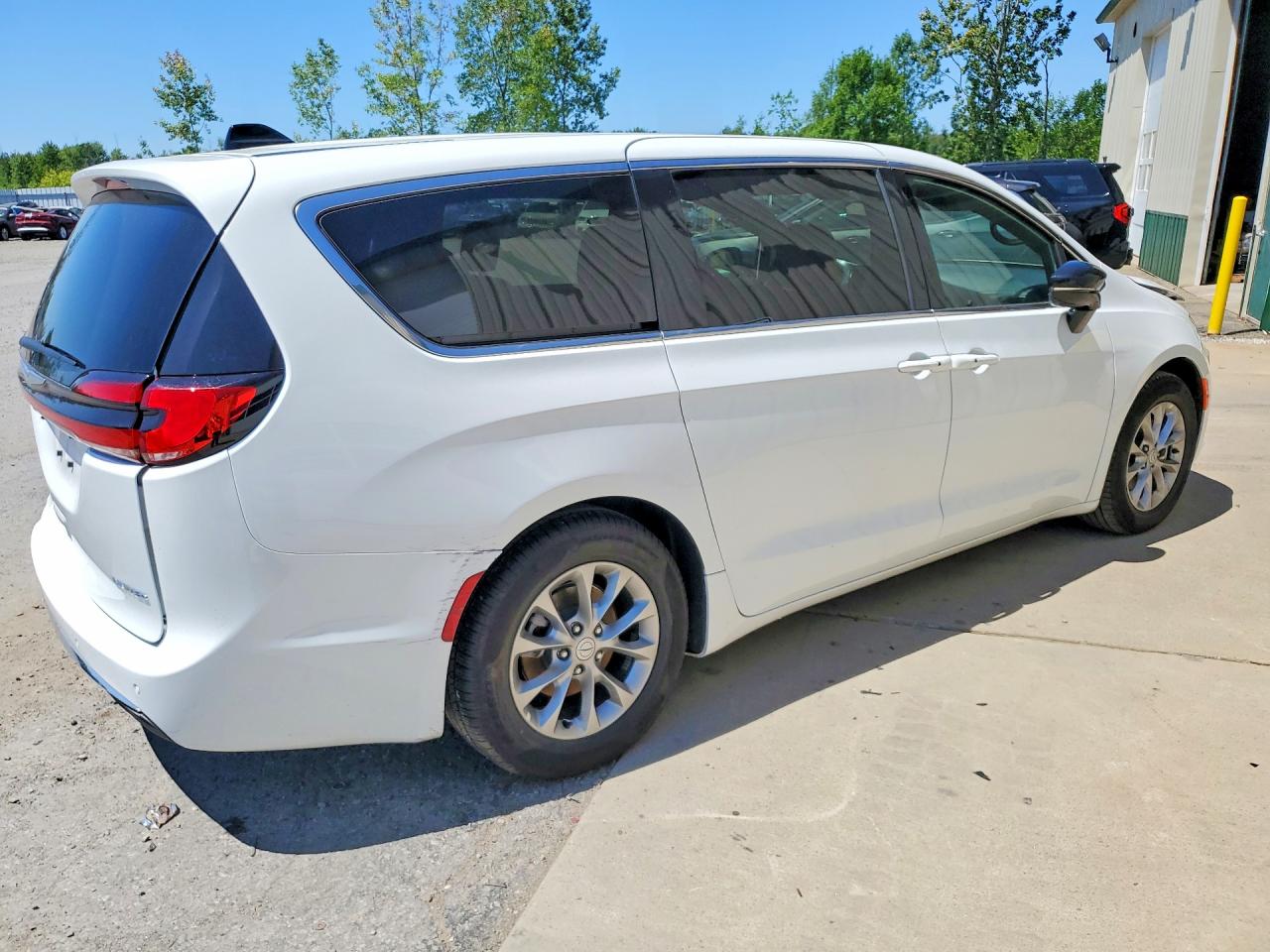 2026 CHRYSLER PACIFICA LIMITED — снимка 3