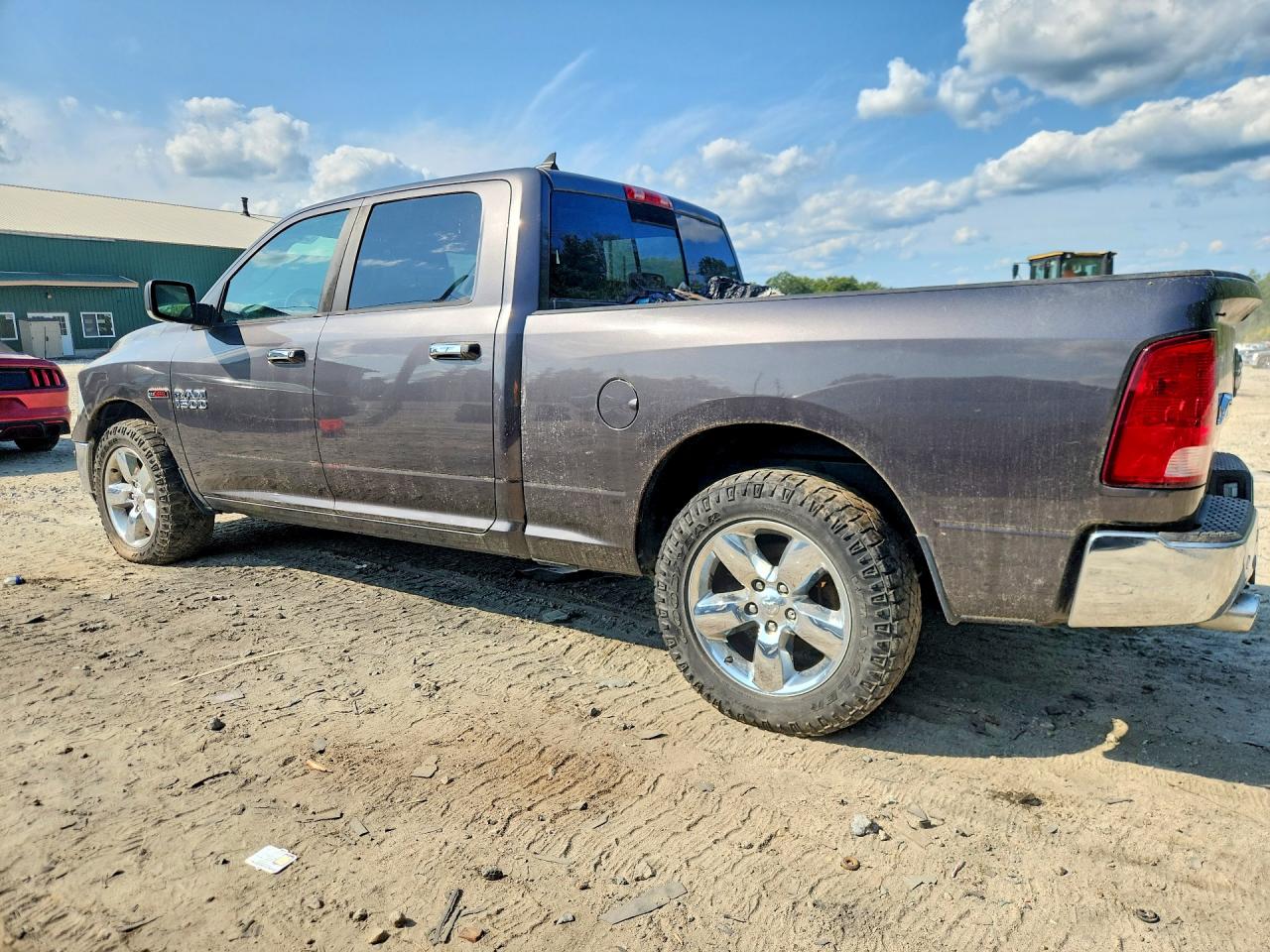 2015 RAM 1500 SLT — снимка 2