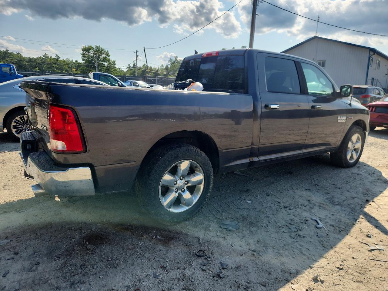 2015 RAM 1500 SLT — снимка 3