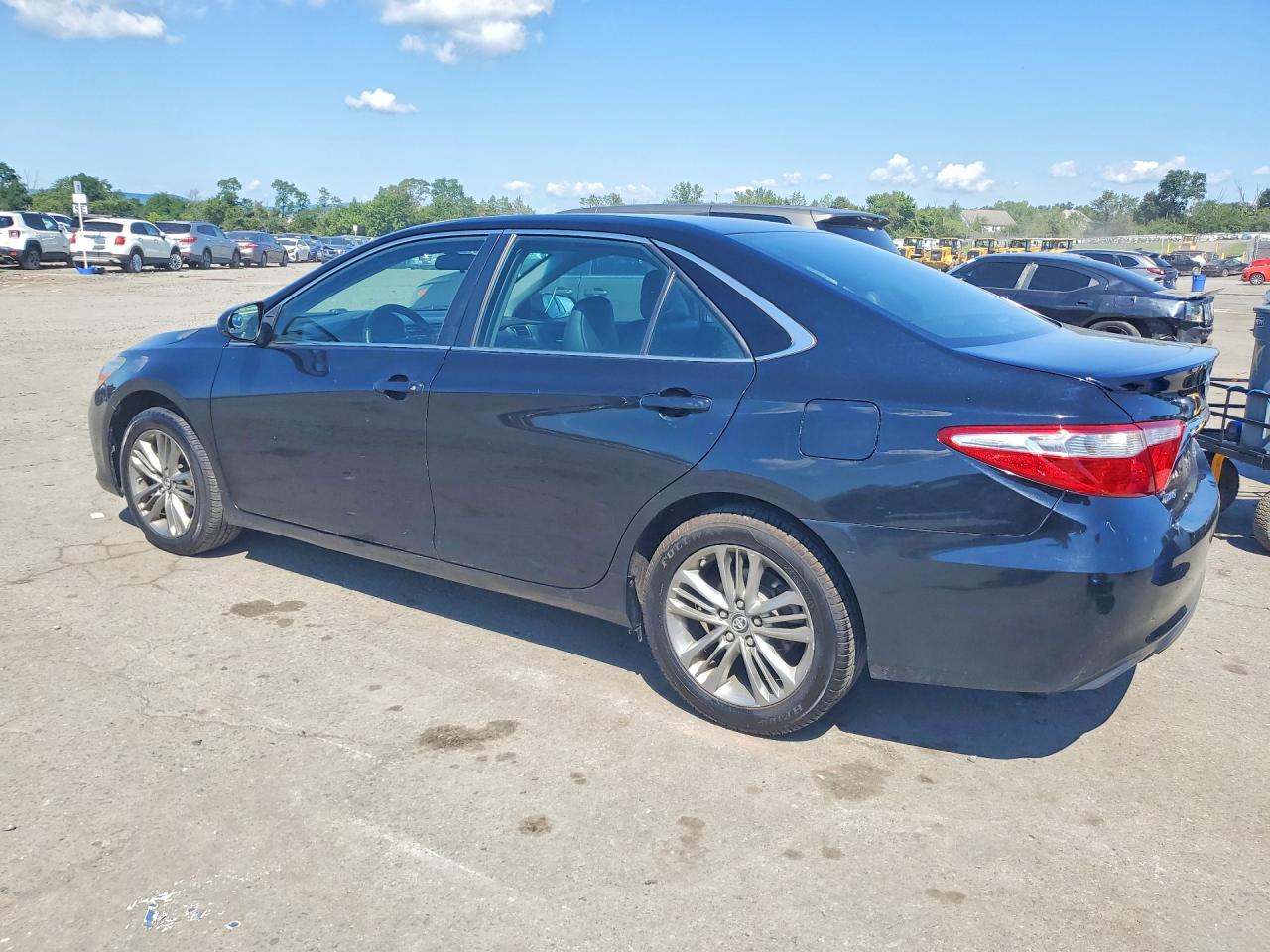 2017 TOYOTA CAMRY SE — снимка 2