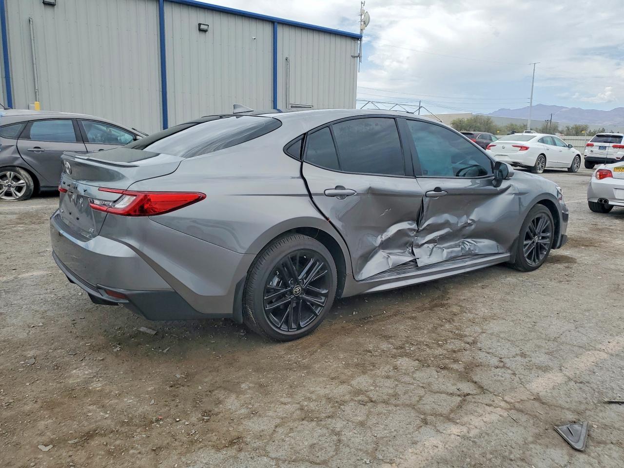 2026 TOYOTA CAMRY SE — снимка 3