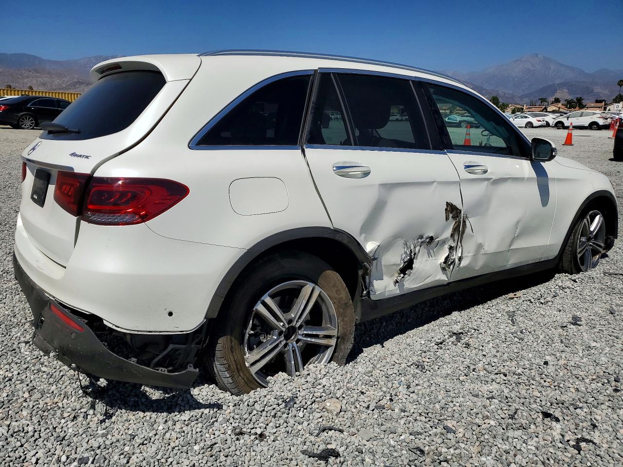 2020 MERCEDES-BENZ GLC 300 4MATIC — снимка 3