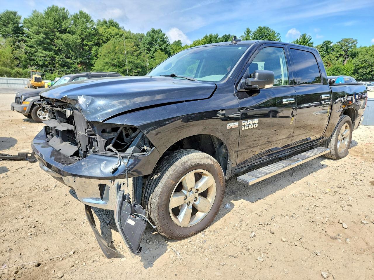 2016 RAM 1500 SLT