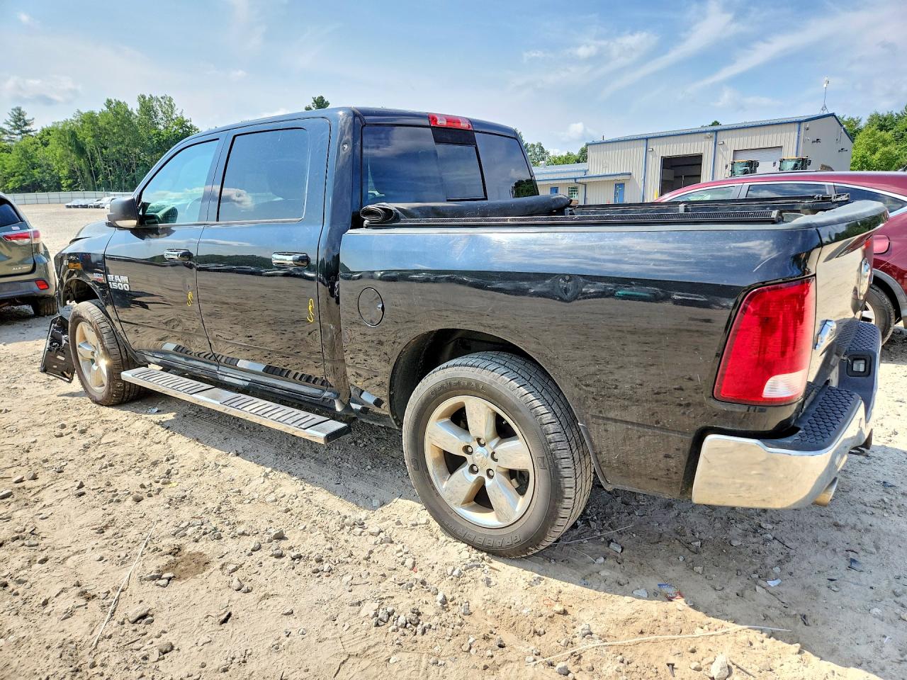 2016 RAM 1500 SLT — снимка 2