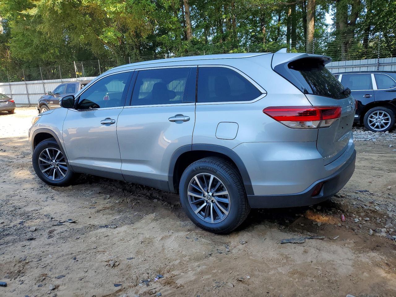 2019 TOYOTA HIGHLANDER XLE — снимка 2