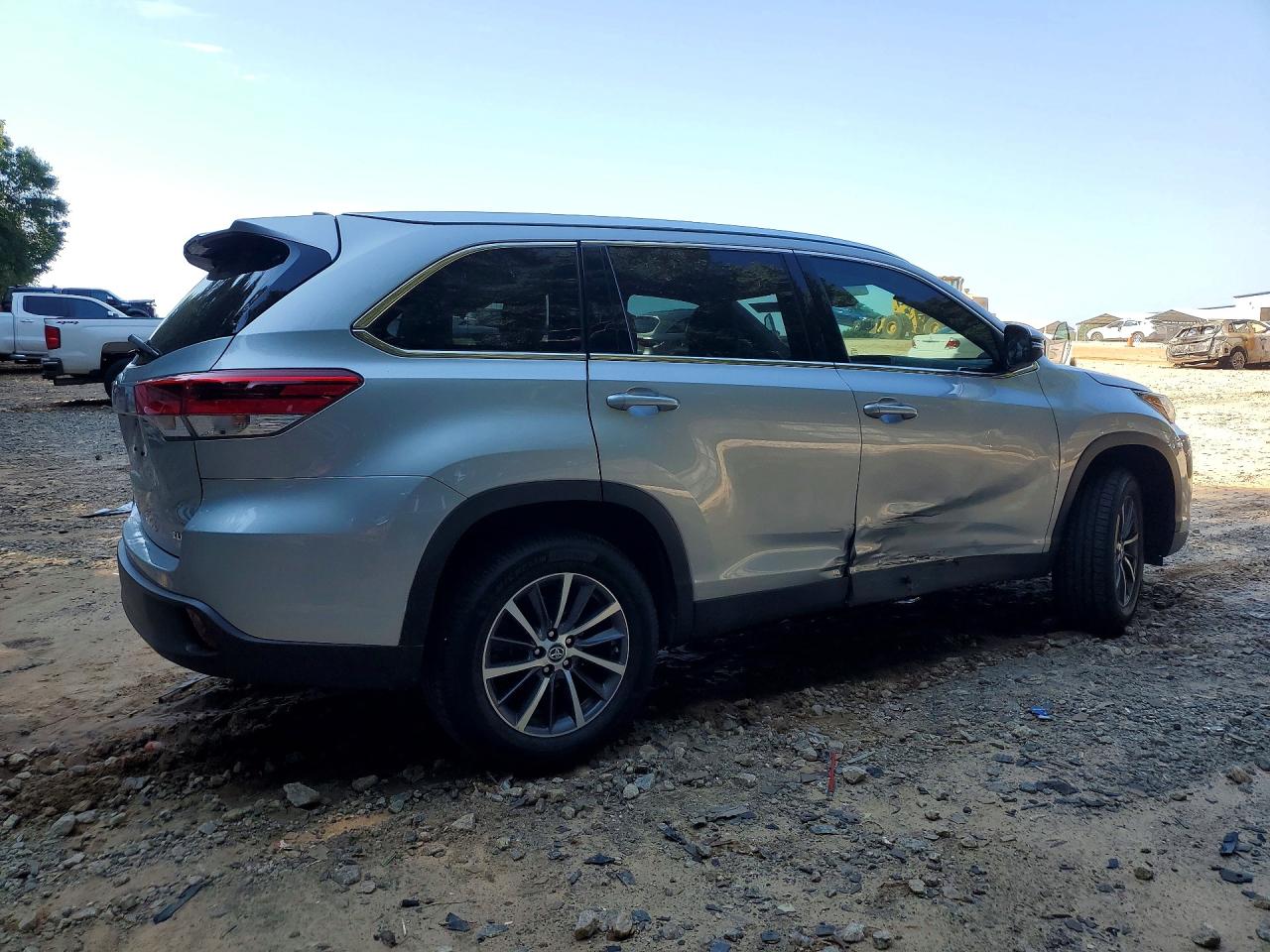 2019 TOYOTA HIGHLANDER XLE — снимка 3