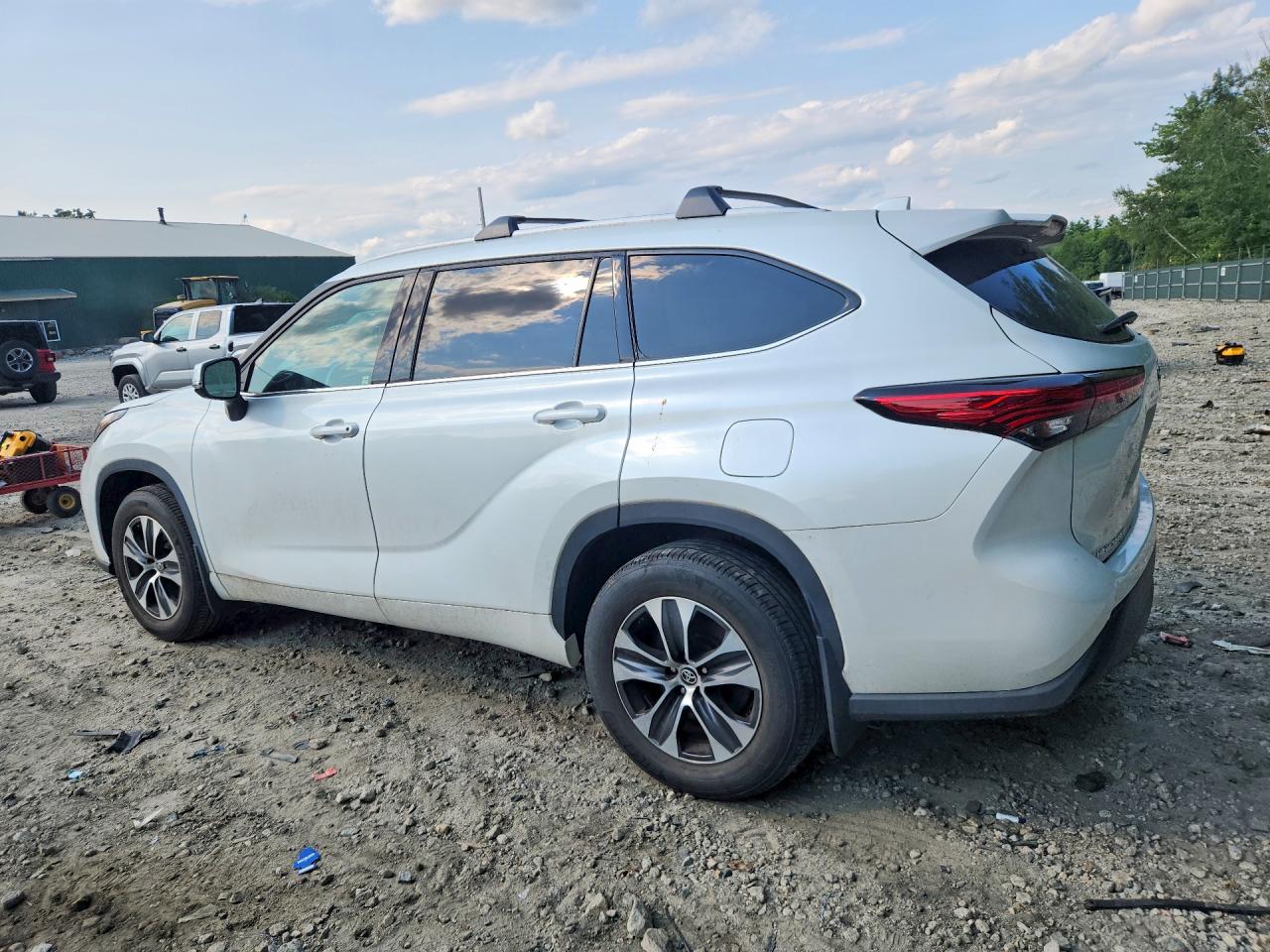 2022 TOYOTA HIGHLANDER XLE — снимка 2