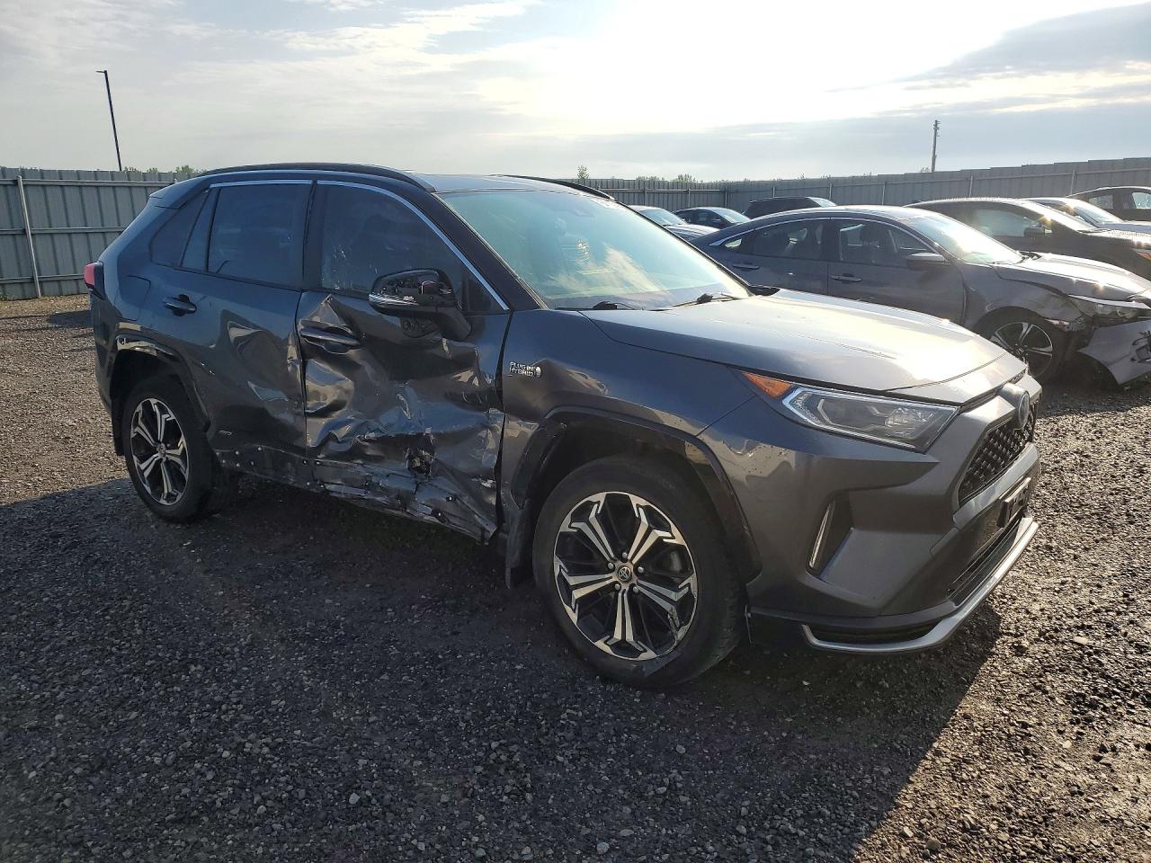 2021 TOYOTA RAV4 PRIME XSE — снимка 4