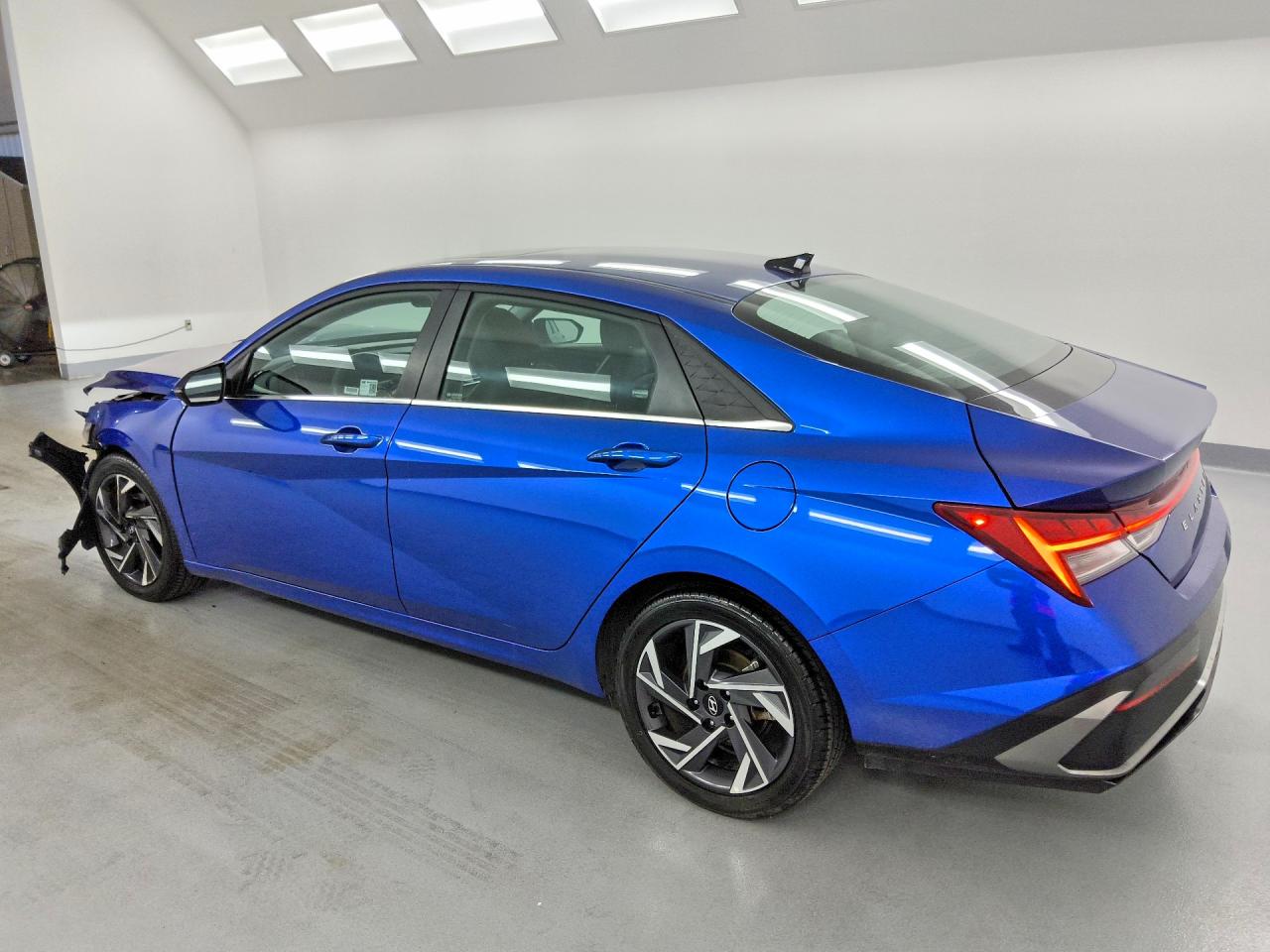 2025 HYUNDAI ELANTRA LIMITED — снимка 2