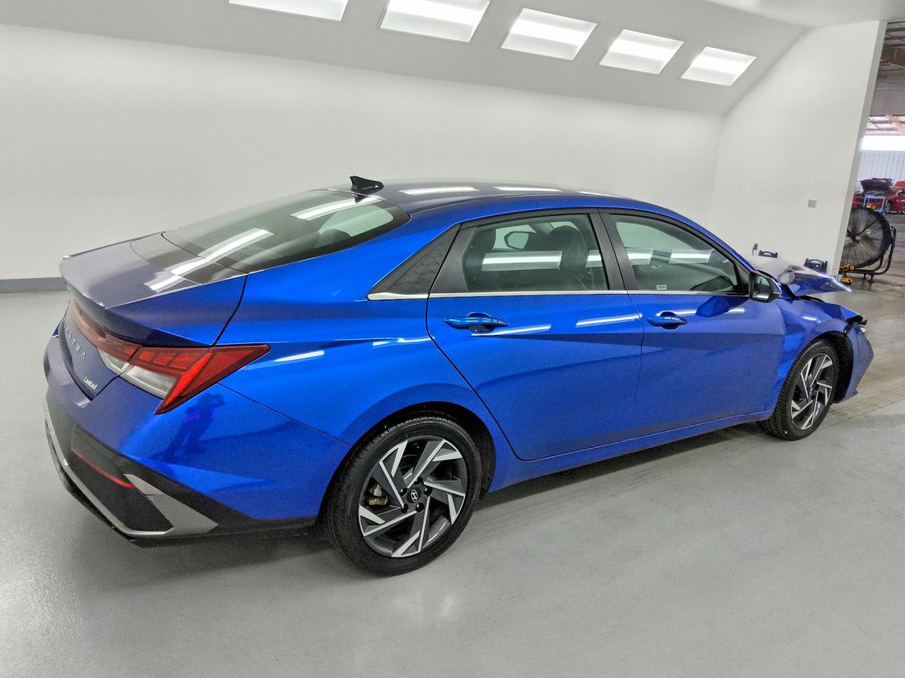2025 HYUNDAI ELANTRA LIMITED — снимка 3