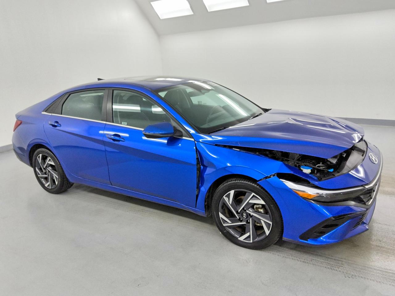 2025 HYUNDAI ELANTRA LIMITED — снимка 4