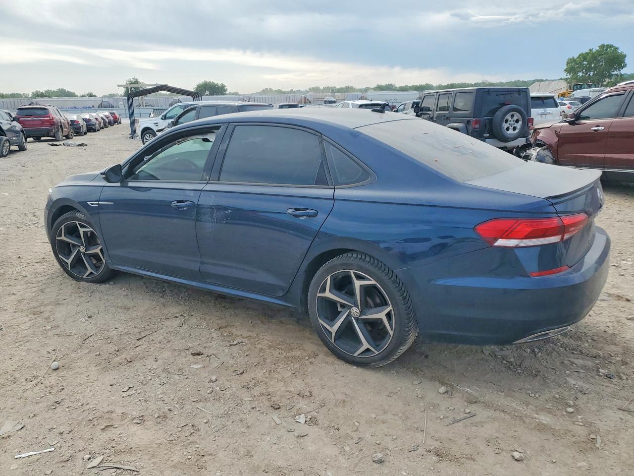 2020 VOLKSWAGEN PASSAT R-LINE — снимка 2