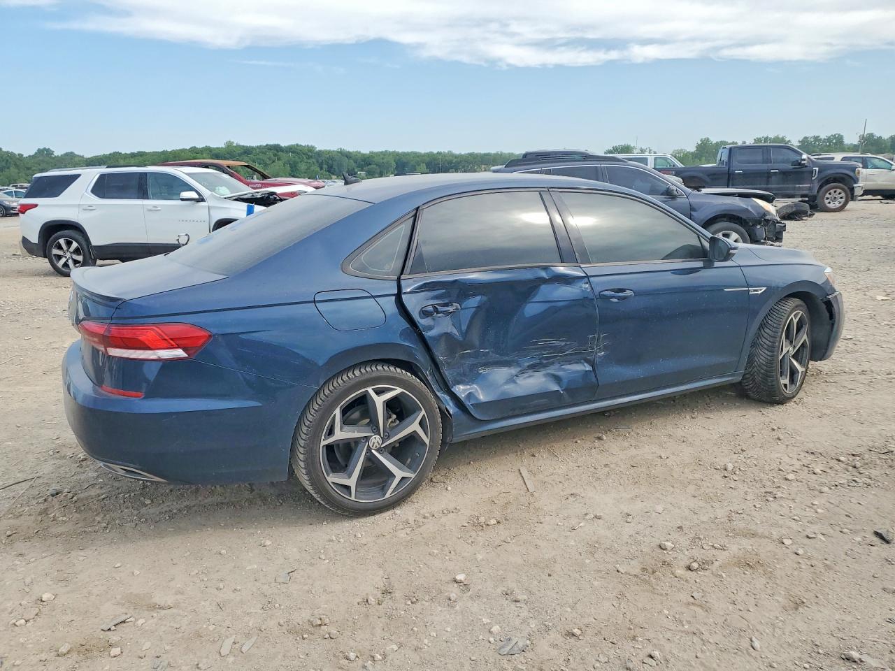 2020 VOLKSWAGEN PASSAT R-LINE — снимка 3