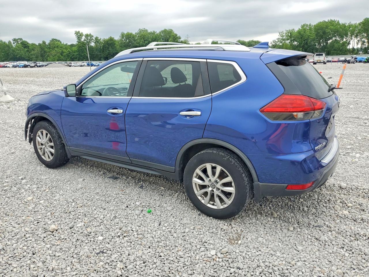 2017 NISSAN ROGUE SV — снимка 2