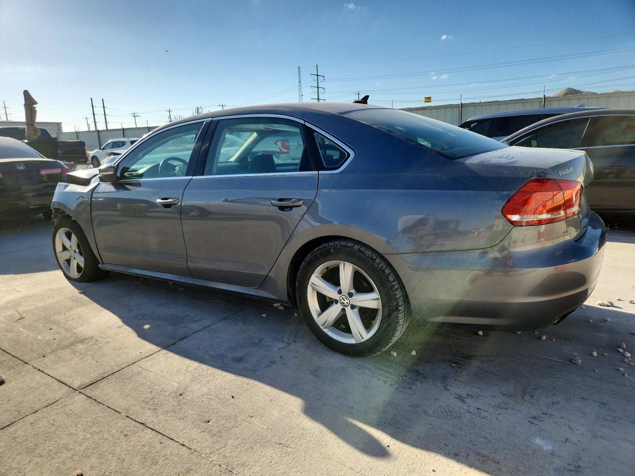 2015 VOLKSWAGEN PASSAT S — снимка 2