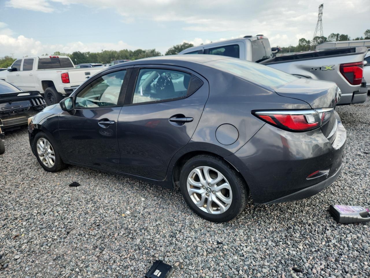 2017 TOYOTA YARIS IA BASE — снимка 2