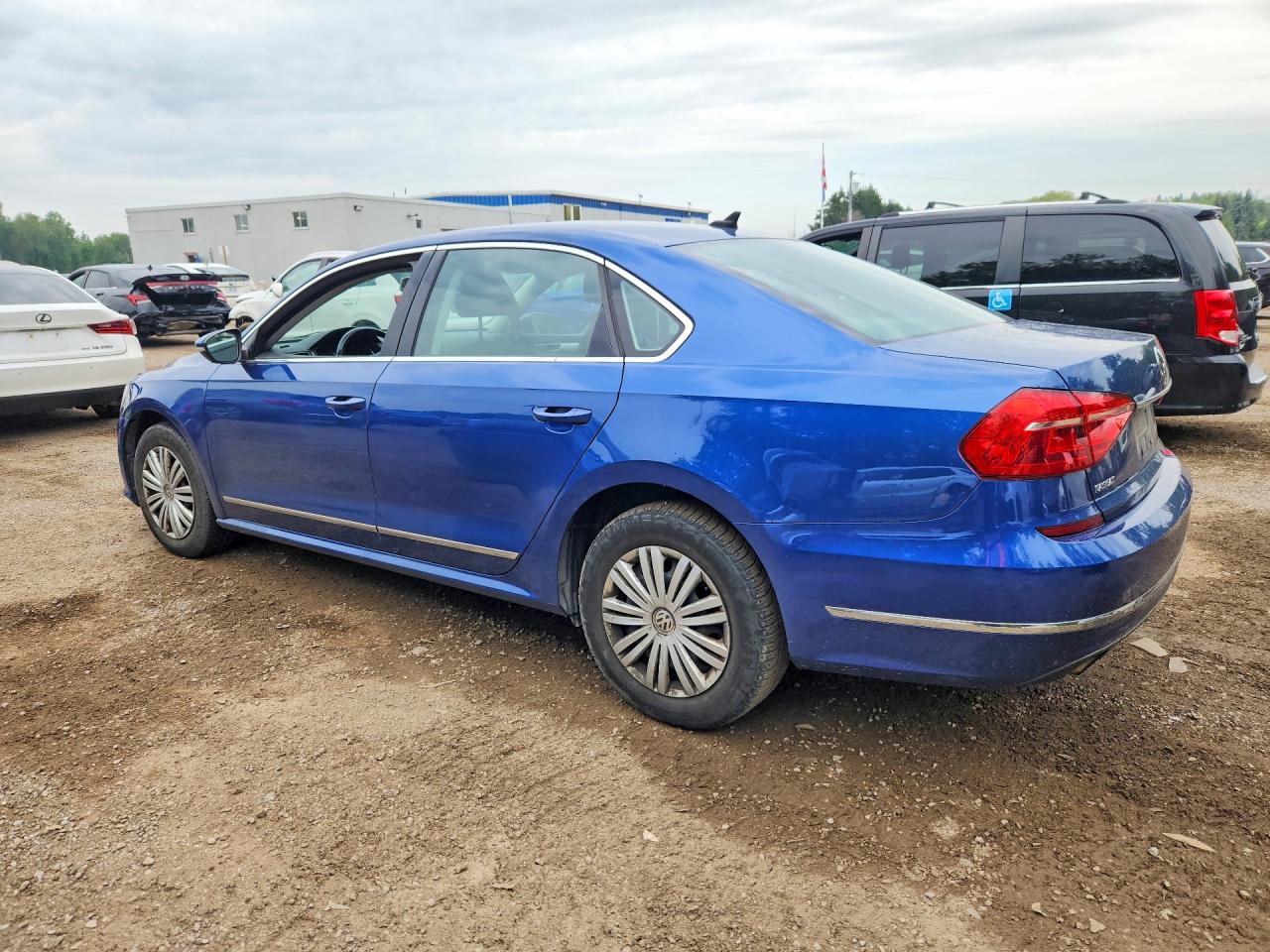 2016 VOLKSWAGEN PASSAT S — снимка 2