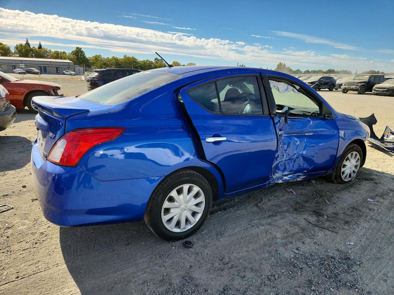 2015 NISSAN VERSA 1.6 SV — снимка 3