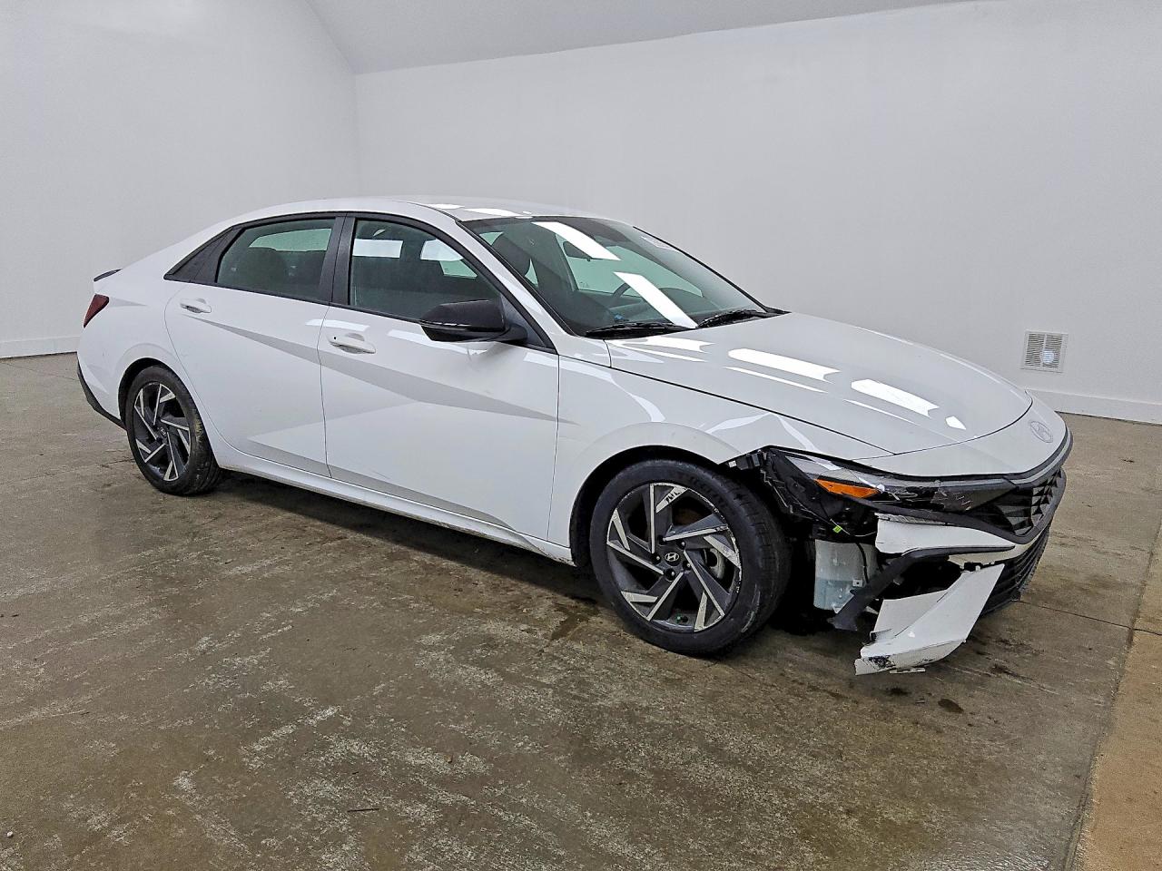 2025 HYUNDAI ELANTRA SEL SPORT — снимка 4