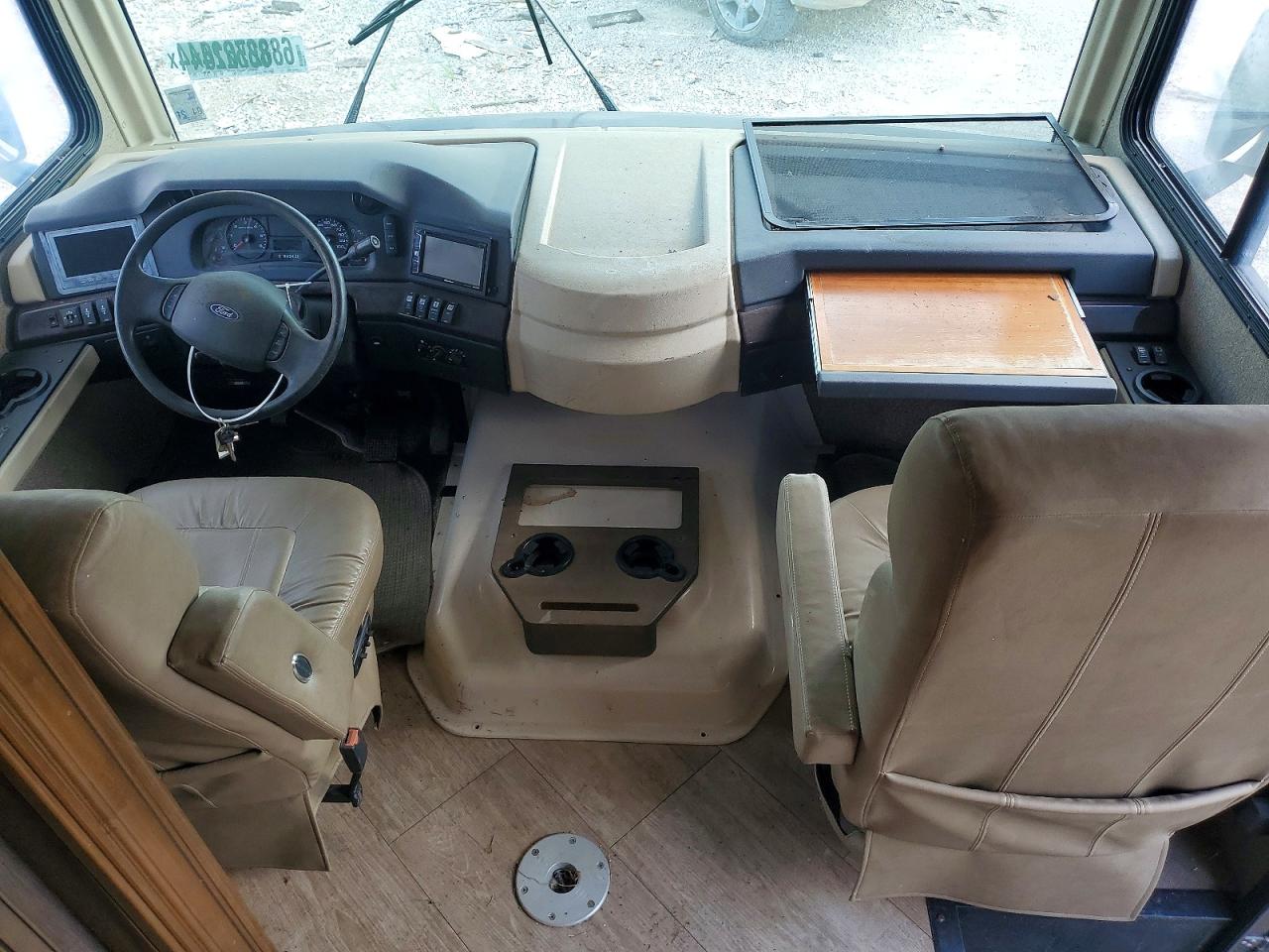 2018 FORD F53 — снимка 5