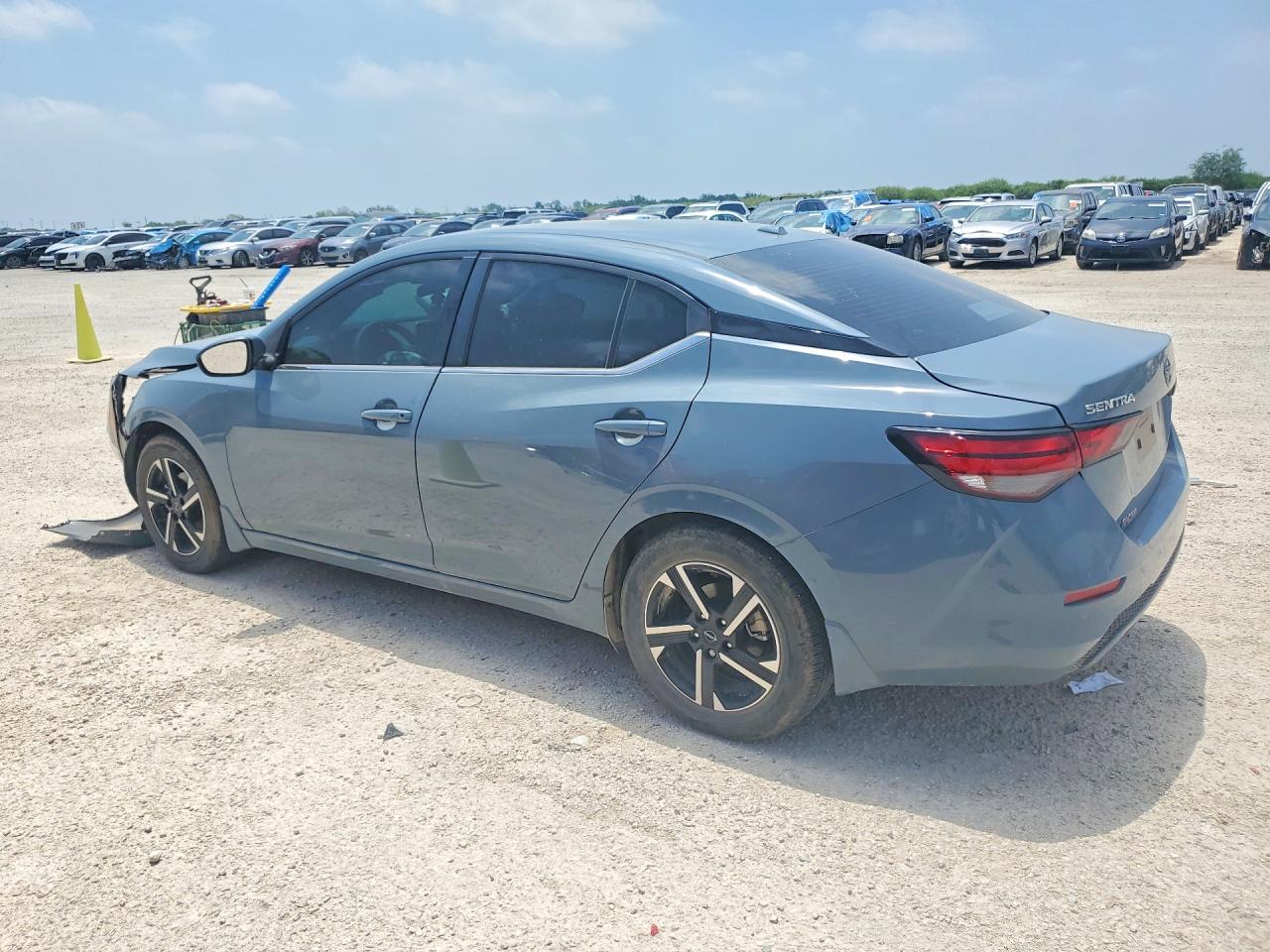 2024 NISSAN SENTRA SV — снимка 2