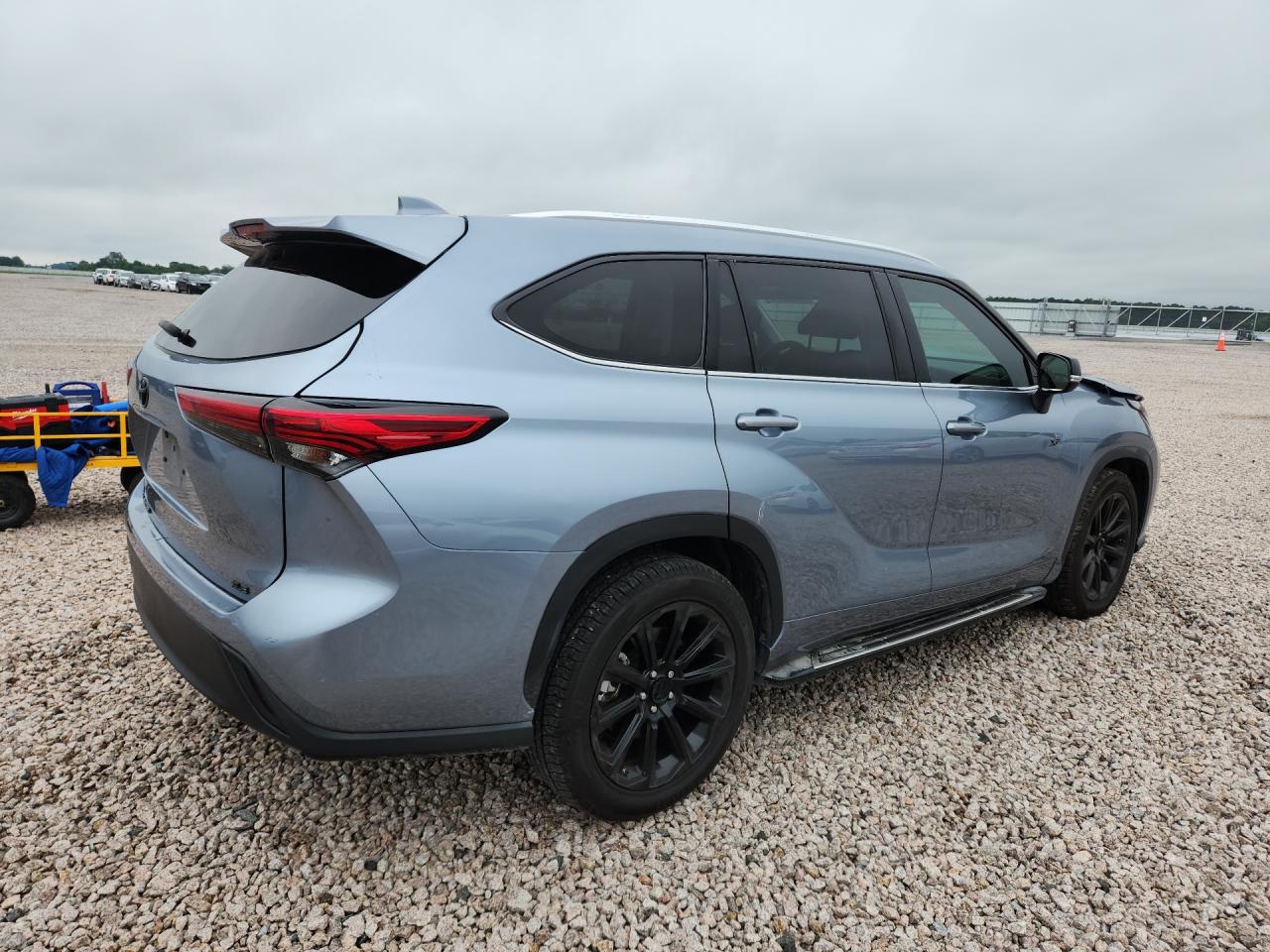2021 TOYOTA HIGHLANDER XLE — снимка 3