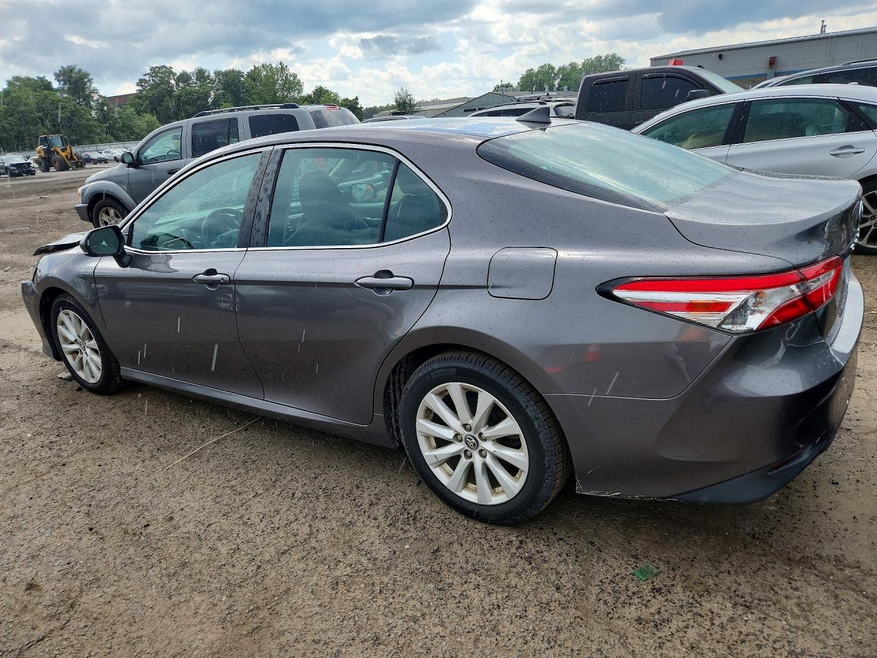 2019 TOYOTA CAMRY LE — снимка 2