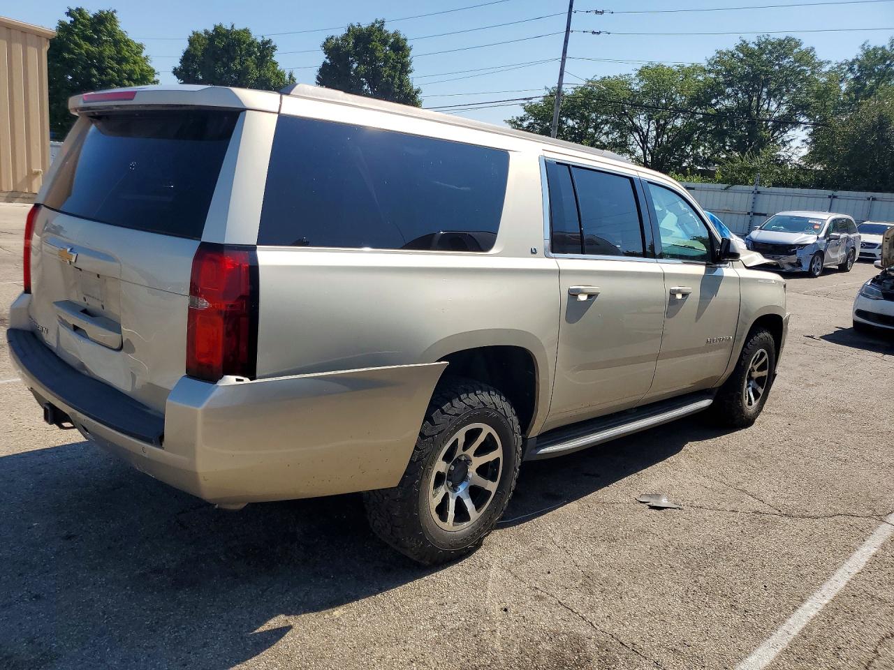 2017 CHEVROLET SUBURBAN K1500 LT — снимка 3