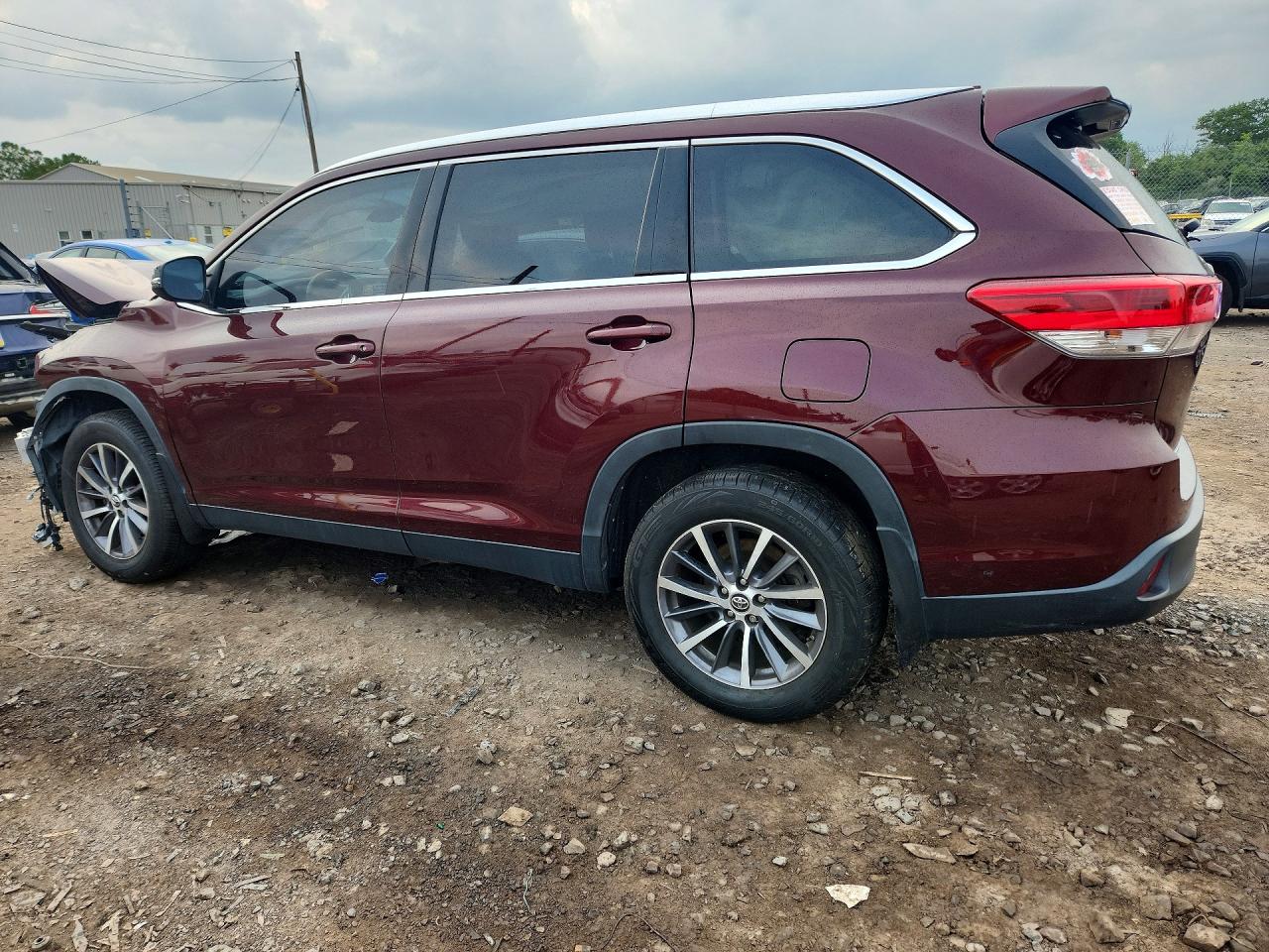 2019 TOYOTA HIGHLANDER XLE — снимка 2
