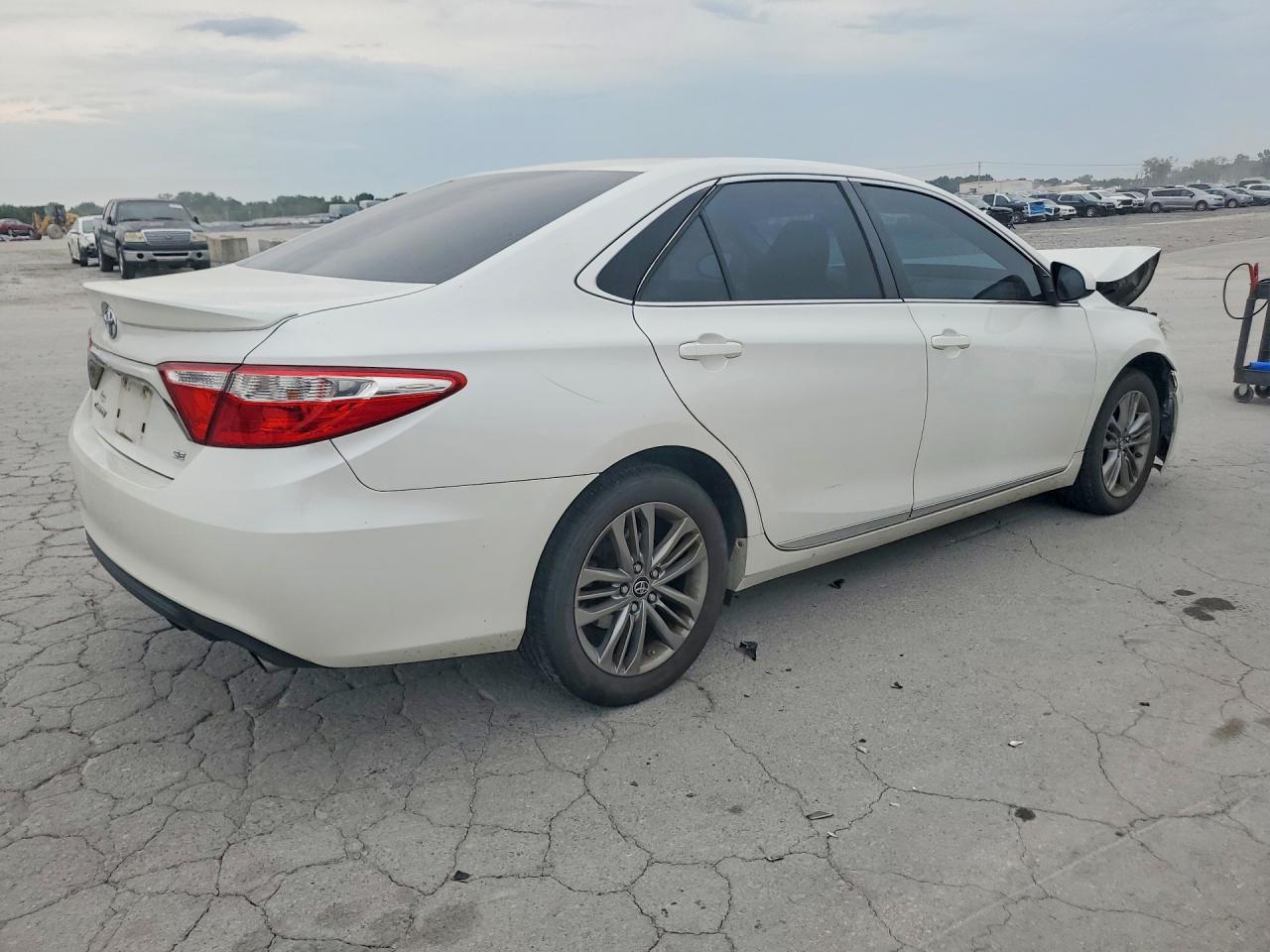 2017 TOYOTA CAMRY SE — снимка 3